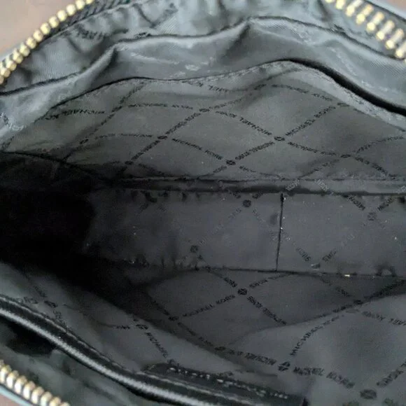 Michael Kors Jet Set Large East West Crossbody Black MK Signature . - Picture 13 of 15